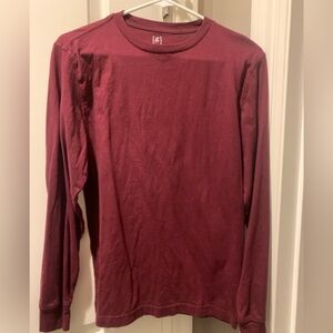 XS (30-32), Men’s Long sleeve Tshirt, Maroon color. Preloved I’m great condition